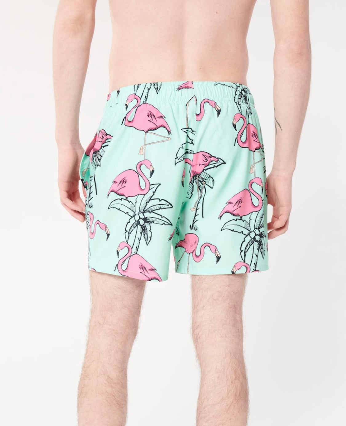 Short de bain style volley en tissu gaufré longueur mi-cuisse