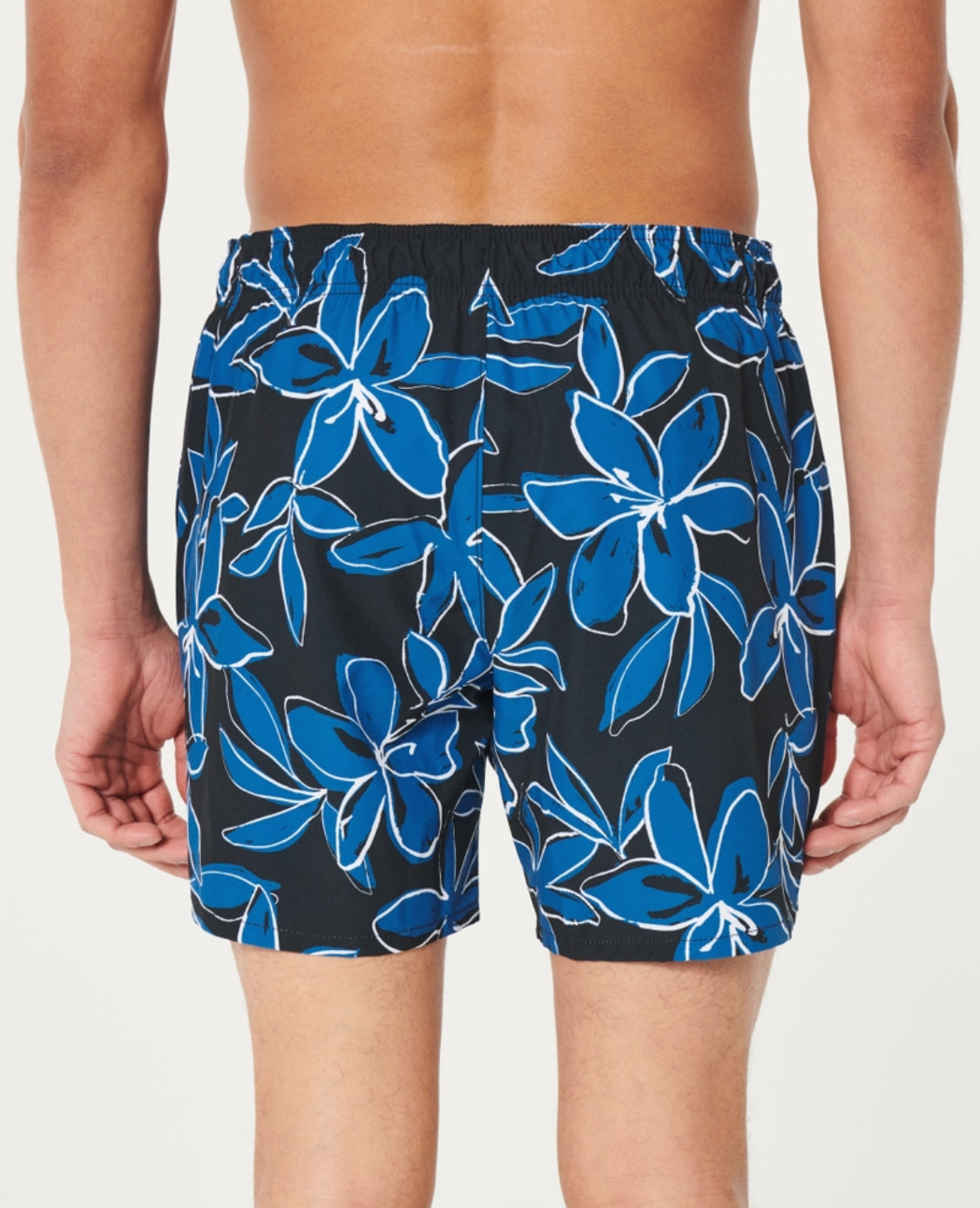 Short de bain style volley en tissu gaufré longueur mi-cuisse