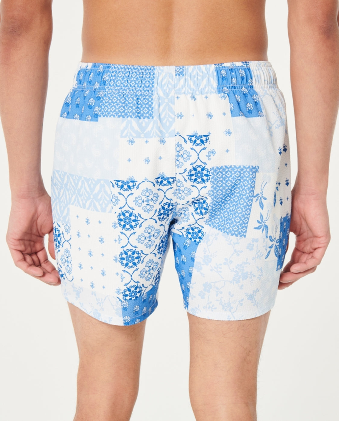 Short de bain style volley en tissu gaufré longueur mi-cuisse