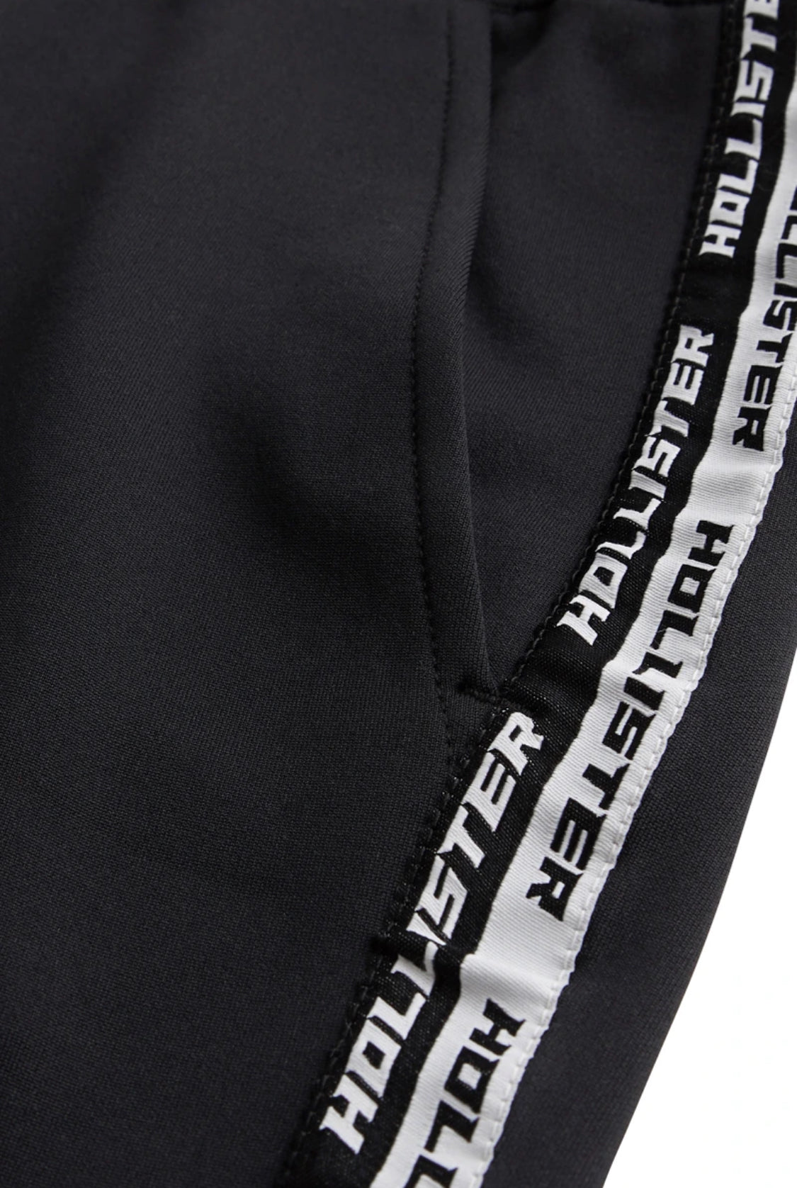 Short baggy en tissu polaire longueur mi-cuisse